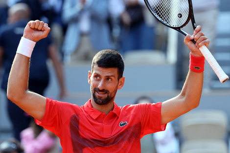 Djokovic consiguió su triunfo número 100 en Roland Garros y se ilusiona